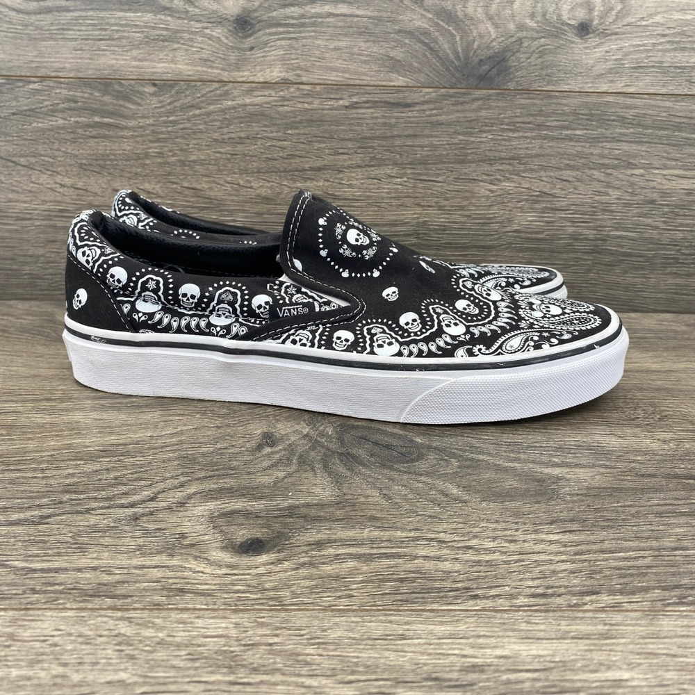 Vans Classic Slip-On Shoes Mens 8.5 Womens 10 Black Bandana Paisley Skull Print - Picture 1 of 9